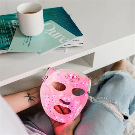 Qure LED Mask Review: Exploring the Benefits of Red Light Therapy Masks ...