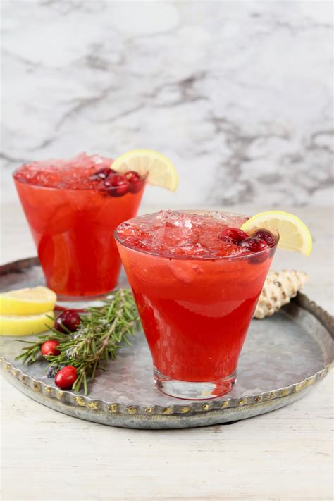 Cranberry Vodka {Easy Cocktail} - Miss in the Kitchen