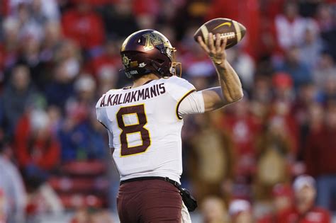 Most projections put Gophers at Yankee Stadium for bowl game - Sports ...