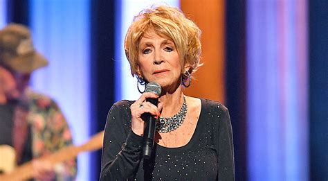 Country Legend Jeannie Seely Pleads For Prayers