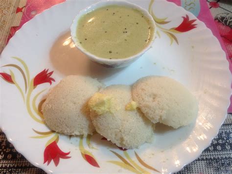 Recipe of soft , fluffy idli from urad dal and idli rava . tastes best ...