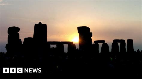 Summer solstice 2023: Travel advice for Stonehenge celebration - BBC News