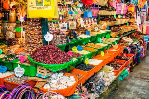 El mercado sobre ruedas, el tianguis y el vendedor ambulante, la ...