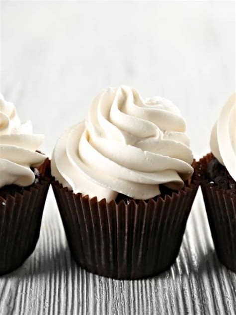 Buttercream Frosting With Meringue Powder | Treat Dreams