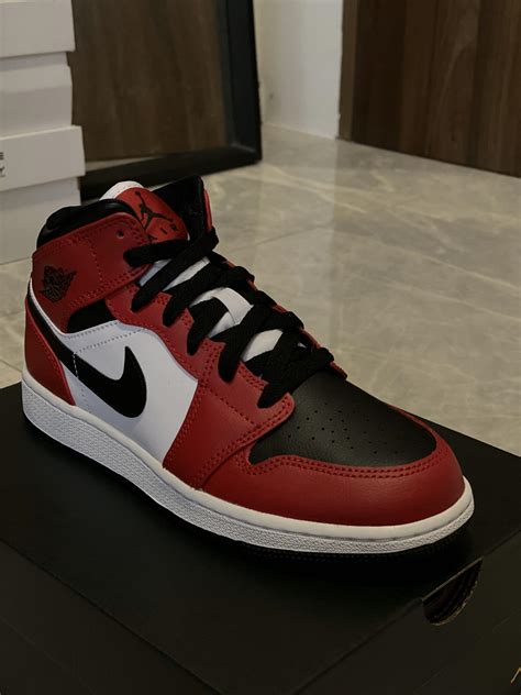 Air Jordan 1 mid Chicago toe gs, Men's Fashion, Footwear, Sneakers on ...