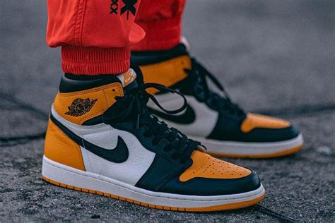 Air Jordan 1 Retro High OG "Yellow Toe" Detailed Look | Hypebeast