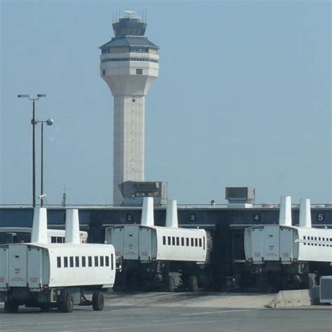 Dulles Airport Mobile Lounges – Sterling, Virginia - Atlas Obscura