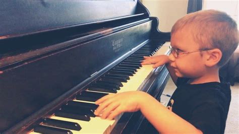 6-Year-Old Blind Boy Sings And Plays ‘Bohemian Rhapsody’ On Piano ...