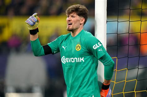 Chelsea, Man Utd ‘courting’ Borussia Dortmund goalkeeper Gregor Kobel ...