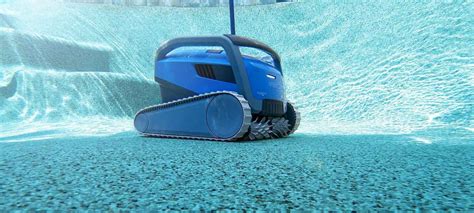 Dolphin M600 | Swimming Pool Cleaner Vacuum | Maytronics