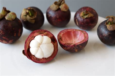 Mangosteen How To Eat It and What Does It Taste Like