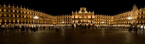 The Plaza Mayor de Salamanca at night. Photo by Nick Welch. | España ...