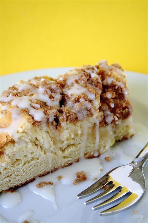 Rich Coffeecake With Sweet Cheese Filling | The Curvy Carrot