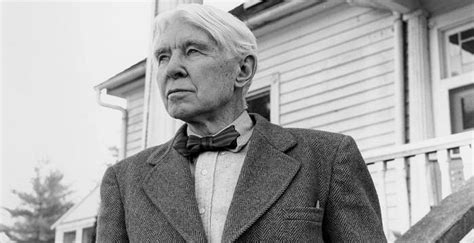 Carl Sandburg Biography - Childhood, Life Achievements & Timeline