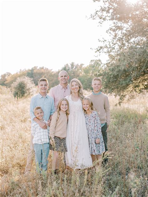 Lovely Family of 7 Outdoor Portrait Session | Grapevine, TX | Family ...