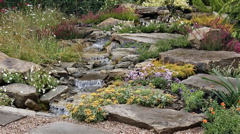 How to build a rock garden: follow our simple guide | Gardeningetc