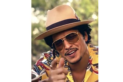 The Ultimate Bruno Mars Style Guide - Hispotion