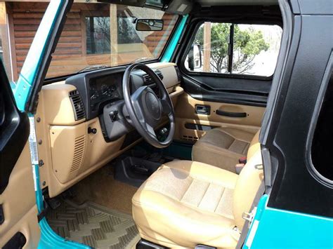 Total 109+ imagen 1998 jeep wrangler interior - Abzlocal.mx