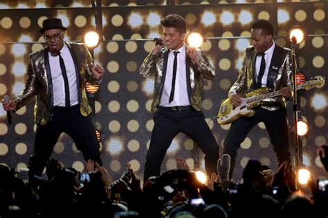 Bruno Mars Delivers Energetic Halftime Show at 2014 Super Bowl