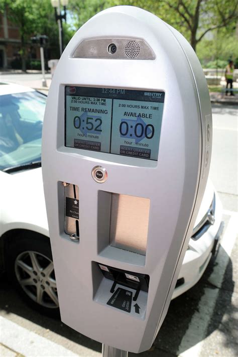 Cutting-edge parking meters tested downtown