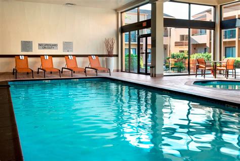 Courtyard by Marriott Charlottesville Pool Pictures & Reviews - Tripadvisor