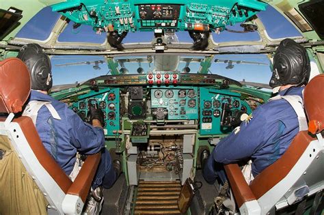 Tu95 Bear cockpit | Luftwaffe, Aviones