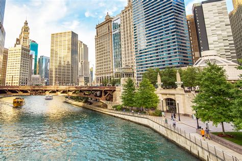 Chicago Riverwalk - The City’s Urban Green Oasis - Go Guides