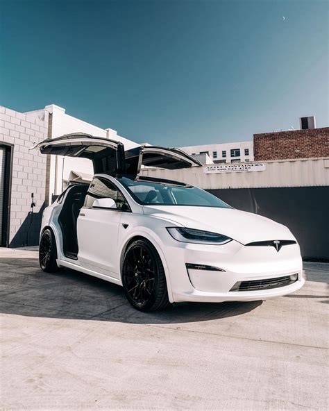 Tesla Model X White 2024 - Wenda Josefina