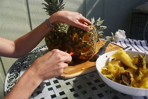 Carving pineapples – CherJoy Blog