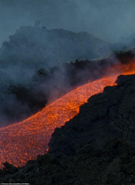 Etna Volcanic Eruption: First 2014 Mount Etna Eruption Is Amazing (Photos)