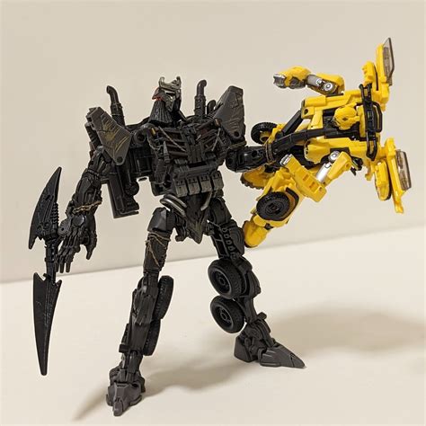 Transformers Rise of the Beasts Scourge Leaked With Full In-Hand ...