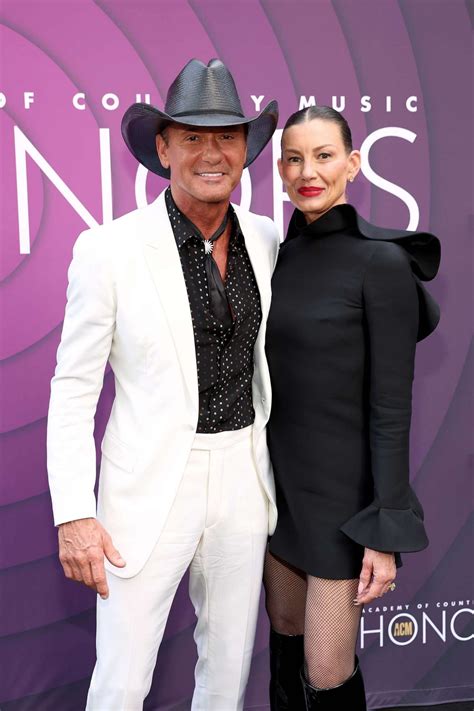 Tim McGraw attends ACM Honors with wife Faith Hill, daughters Audrey ...