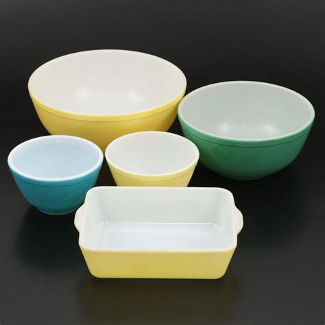 Pyrex "Primary Colors" Glass Mixing Bowls and Rectangular Baker, Mid ...