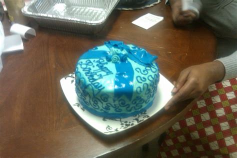 A Day in the Life of Mrs Ndem...: Blue Birthday Cake