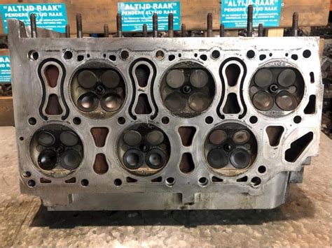 Cylinder head Volkswagen Golf IV 4Motion 2.8 V6 24V - 022103373A AUE