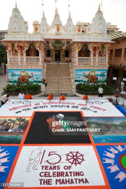 38 Swaminarayan Gadi Sansthan Maninagar Stock Photos, High-Res Pictures ...