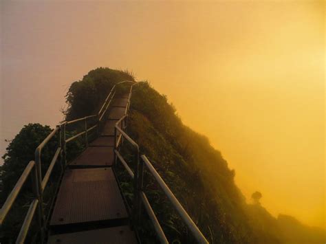 Hiking Stairway to Heaven on Oahu: A Guide to the Haiku Stairs - Kat n ...