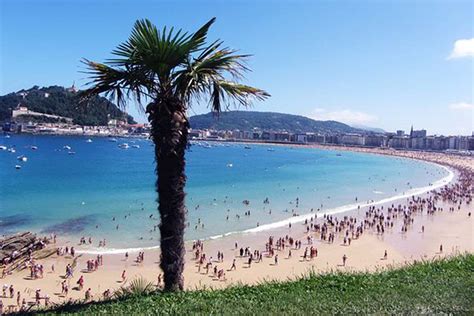 La Concha beach in San Sebastian, the Basque Country, among the best in ...