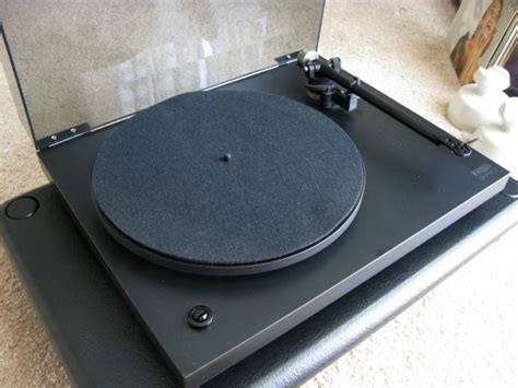 Rega Planar 3 – Vintage Audio World.com