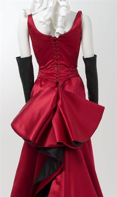 'Red Satin' costume from the film 'Moulin Rouge' | Old fashion dresses ...