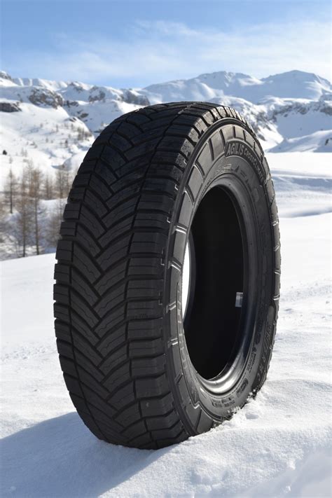 Michelin launches Agilis CrossClimate van and light truck tyre for safe ...