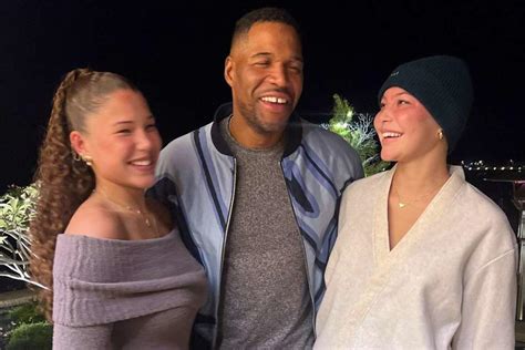 Michael Strahan's Daughter Sophia Praises 'Strong' Twin Sister Isabella ...