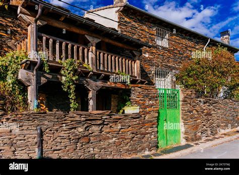 Route of the black villages. Street of Majaelrayo. Black Architecture ...