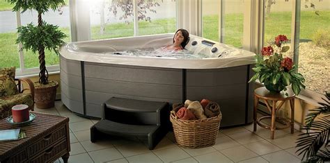 10 Best Small Hot Tubs for 2020 (2020 Reviews) - StrikeAd