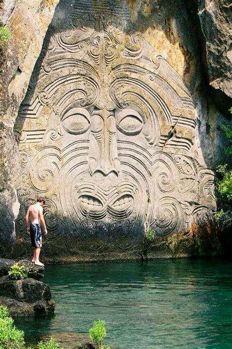 Mine Bay Rock Carvings, Lake Taupō, New Zealand | New zealand art ...