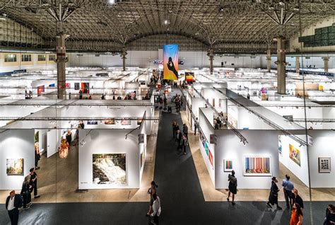 Dealers Report a Sluggish Start at EXPO Chicago 2016