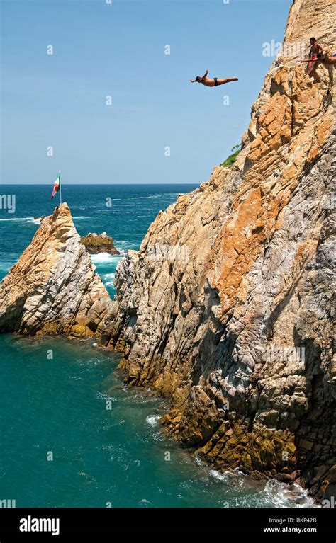 La Quebrada Cliff Diver in Acapulco, Mexico Stock Photo - Alamy