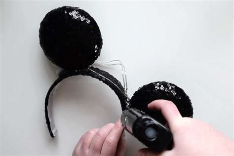 DIY Light Up Minnie Mouse Ears - No Sew DIY Disney Ears - AB Crafty ...