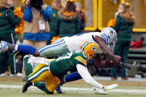 Aided by overturned Dez Bryant catch, Packers beat Cowboys 26-21 in NFC ...