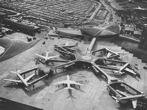 Photos show an abandoned JFK airport terminal’s transformation from a ...